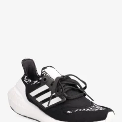ADIDAS PERFORMANCE Ultraboost 22 Shoes - CBLACK/FTWWHT/ALMLIM
